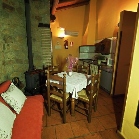 Casas Rurales Las Praderas Guest House Poyales Del Hoyo ภายนอก รูปภาพ